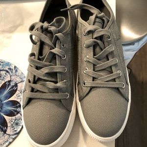 NWB Steve Madden platform tennis shoes size 10